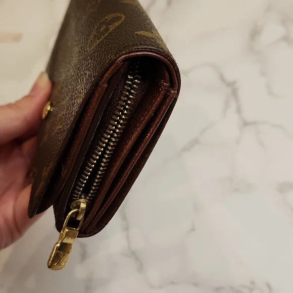 Louis Vuitton Porte Monnaie Tresor Monogram Wallet - Picture 11 of 13